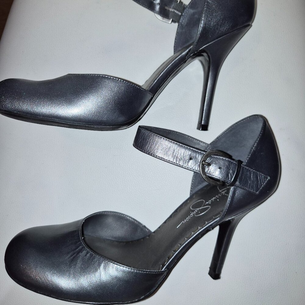 Jessica Simpson Heels - Picture 2 of 5